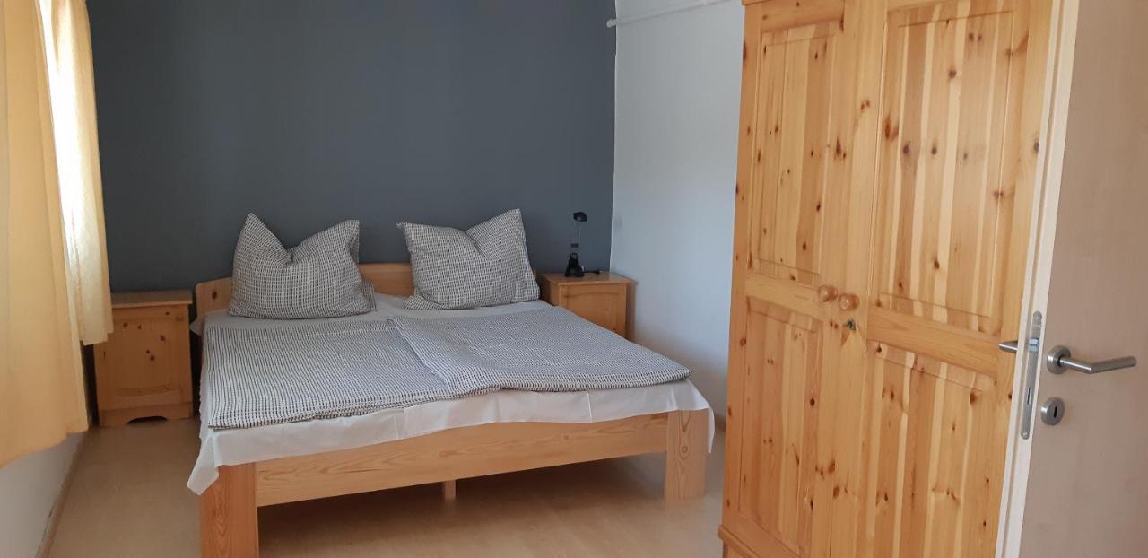 Готель Janko Apartman Шіофок Екстер'єр фото