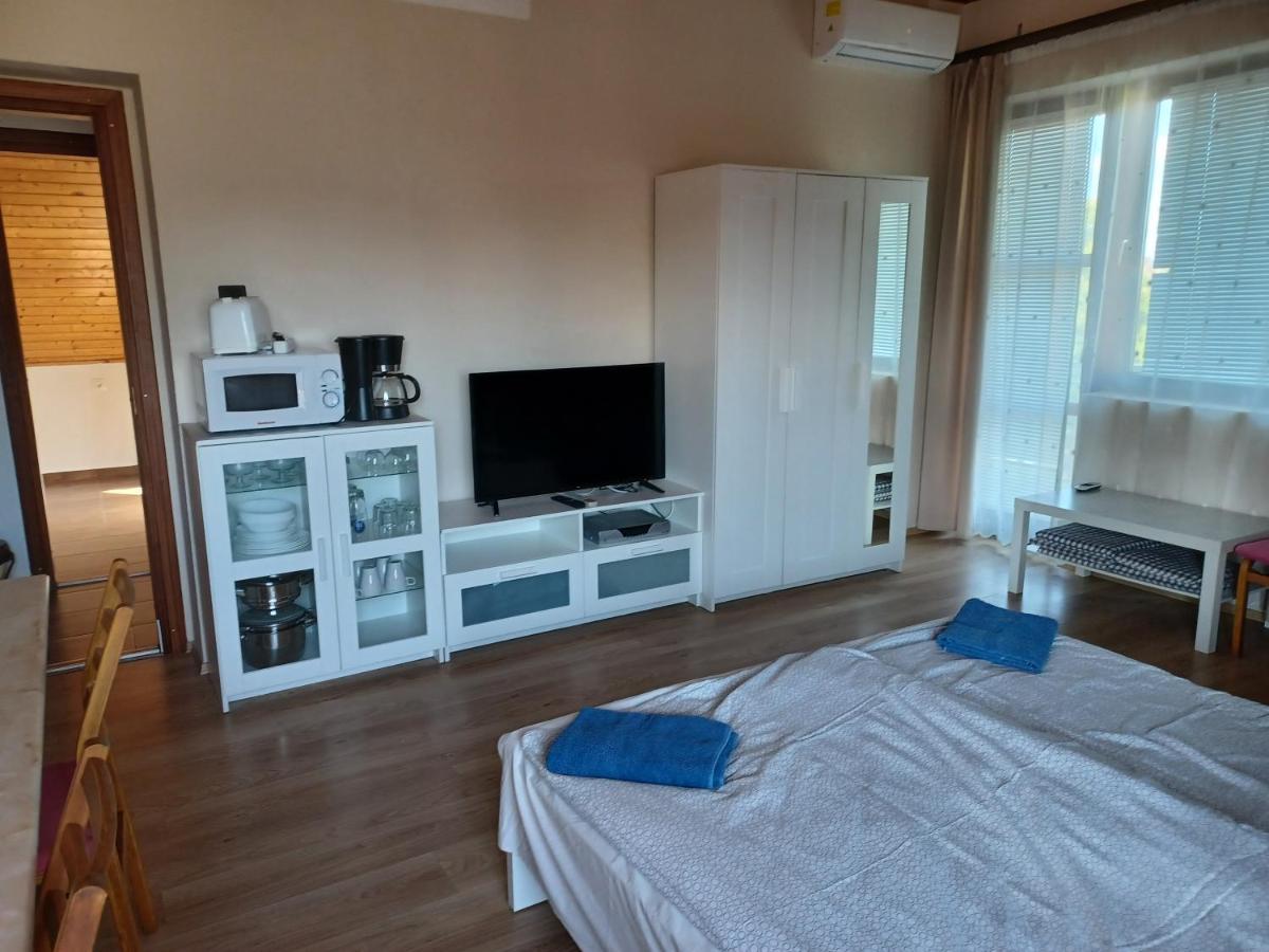 Готель Janko Apartman Шіофок Екстер'єр фото