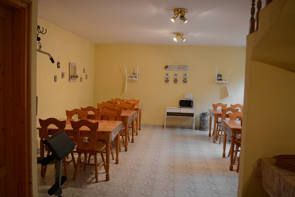 Готель Janko Apartman Шіофок Екстер'єр фото